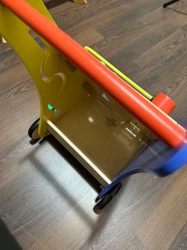 Correpasillos madera con actividades