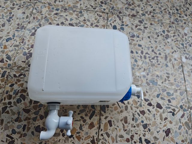 Garrafa 5L con grifo y dispensador de jabón 