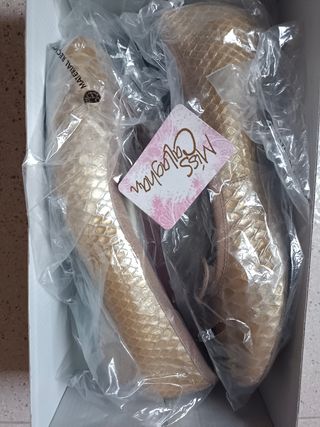 Zapatos Callaghan dorados 38