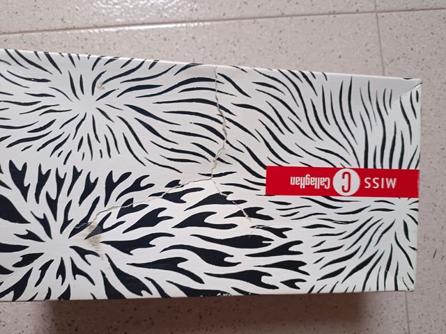 Zapatos Callaghan dorados 38