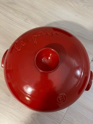 Horno de cerámica rojo