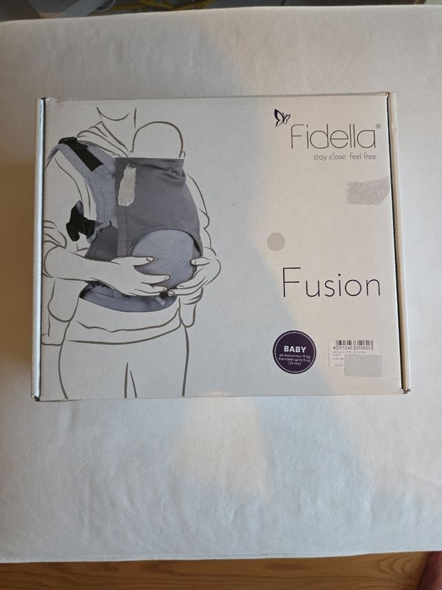 Fidella Fusion portabebés, casi nuevo. Con 2 usos.