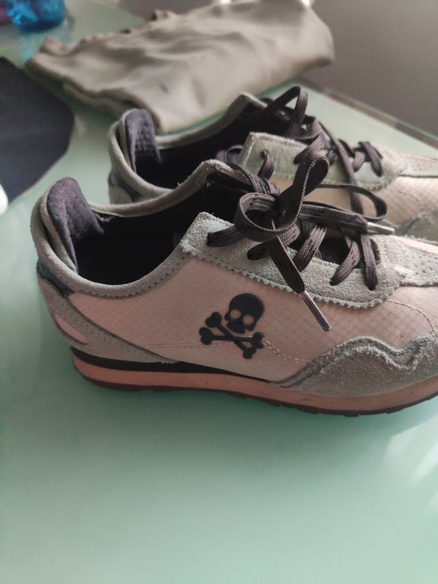 Zapatillas Unisex Gris Beige como nuevas