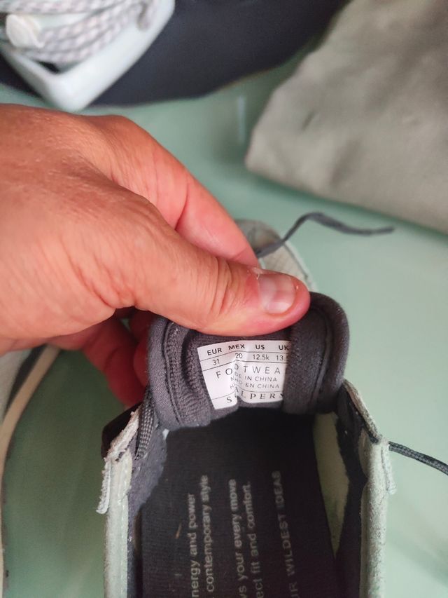 Zapatillas Unisex Gris Beige como nuevas