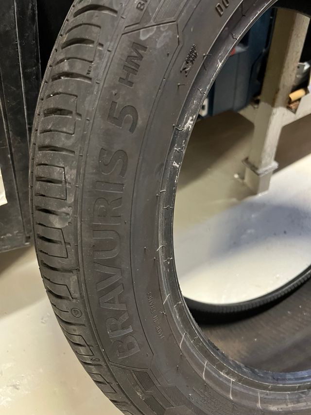 Neumático 215/55/R18 Bravuris