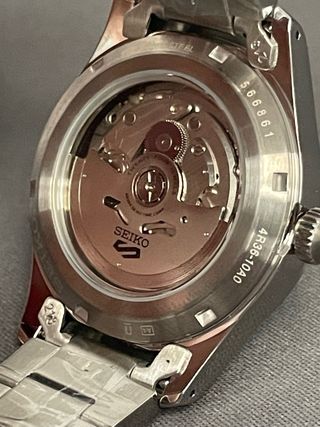 Reloj SEIKO 5 Sport Field “Black Sunray” SRPG27K1