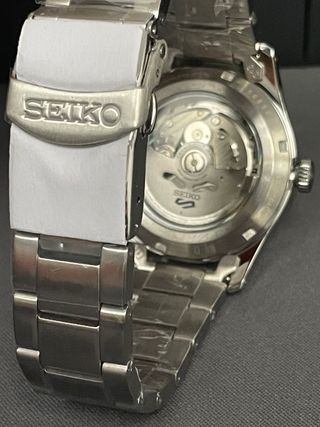 Reloj SEIKO 5 Sport Field “Black Sunray” SRPG27K1