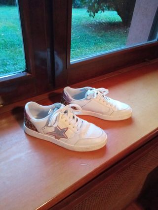 Sneakers rosa e bianche
