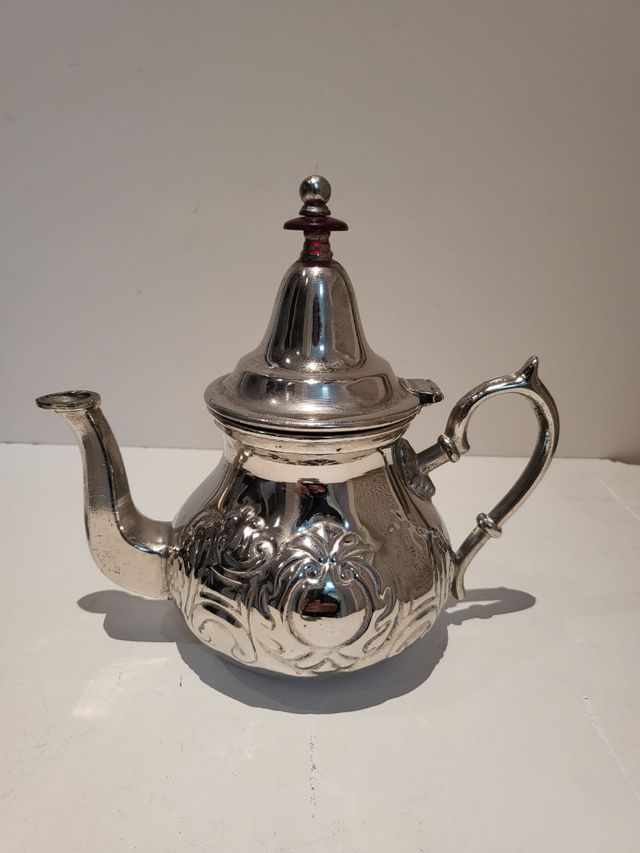 Tetera antigua plateada