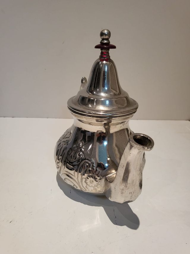 Tetera antigua plateada