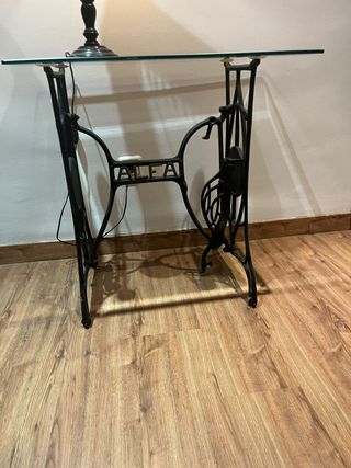 Mesa Alfa - Máquina de Coser Antigua