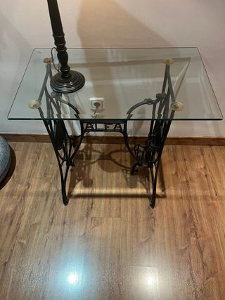 Mesa Alfa - Máquina de Coser Antigua