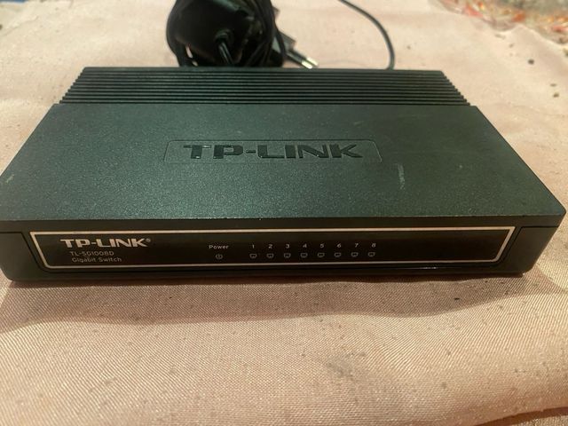 Modem TP-LINK 8 port gigabit desktop switch
