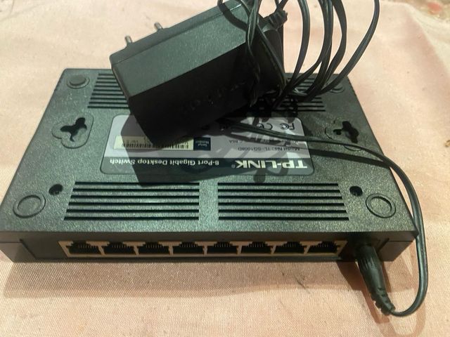 Modem TP-LINK 8 port gigabit desktop switch
