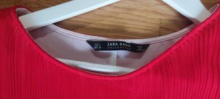 Blusa Zara plisada roja y azul