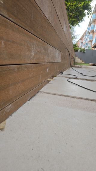 Tarima exterior IP: madera compuesta