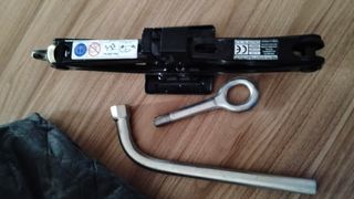 Cric auto - martinetto sollevamento