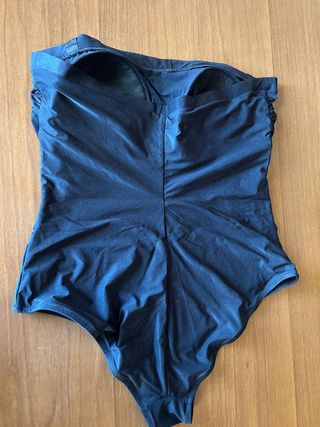 Top - costume intero nero - pietre verdi