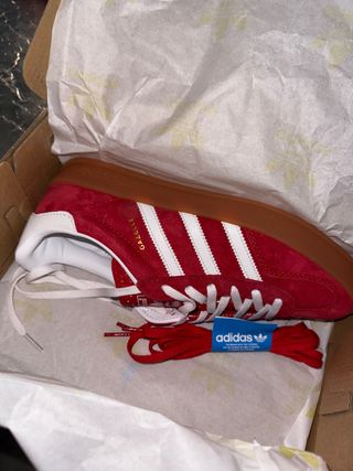 Zapatillas Adidas Gazelle rojas