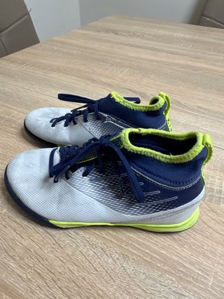 Botas fútbol sala Decathlon talla 32