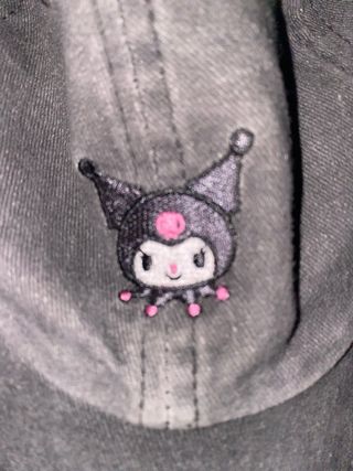 Cappellino Kuromi grigio