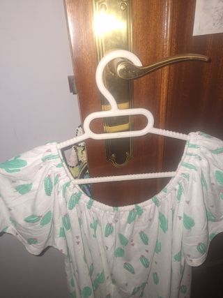 Blusa blanca y verde cactus