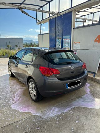 Opel Astra 2011