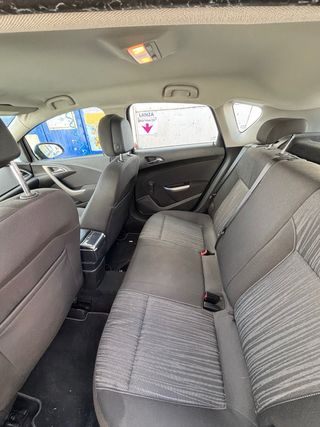 Opel Astra 2011