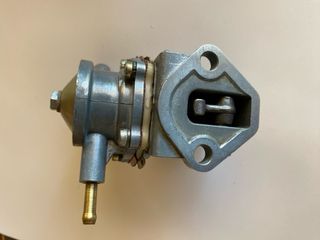 Bomba gasolina Bresell Seat 850 / 600 
usada