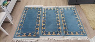 Tappeto a pelo corto blu e giallo