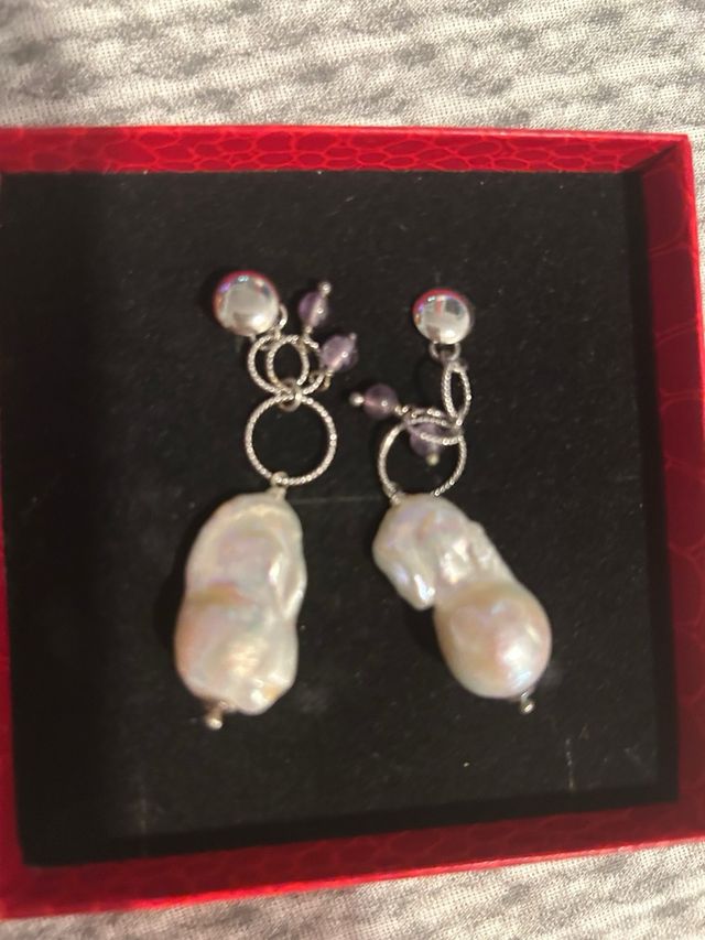 Orecchini perle scaramazze nuovi mai indossati.