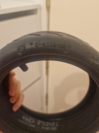 Llanta y neumático para patinete