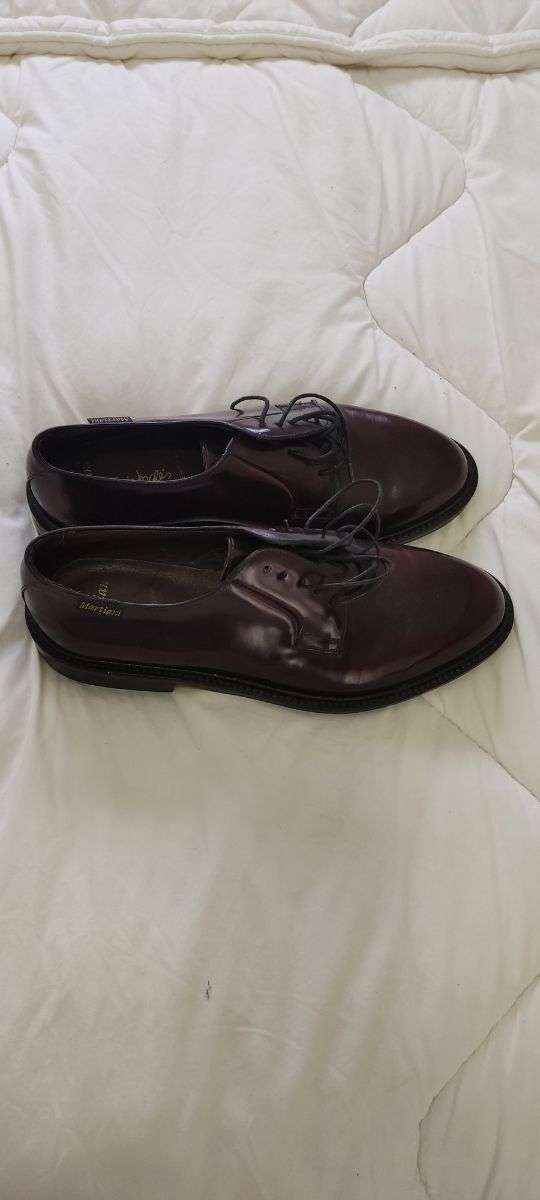 Zapatos Mariani granate vino burdeos