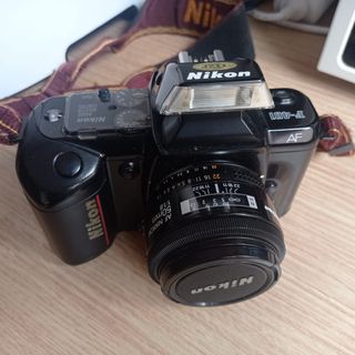 Cámera Nikon AF401 negra