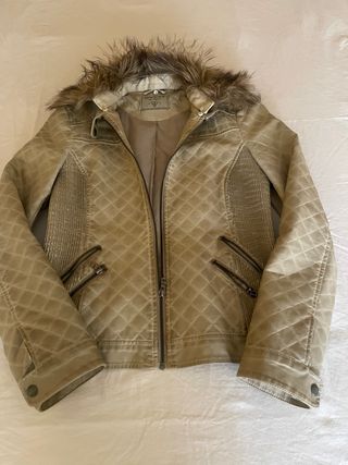 Chaqueta GUESS beige acolchada
