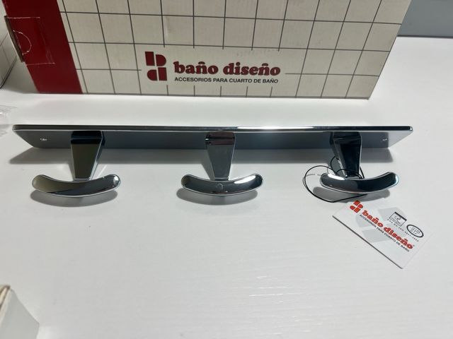 Perchas baño (3) - metal