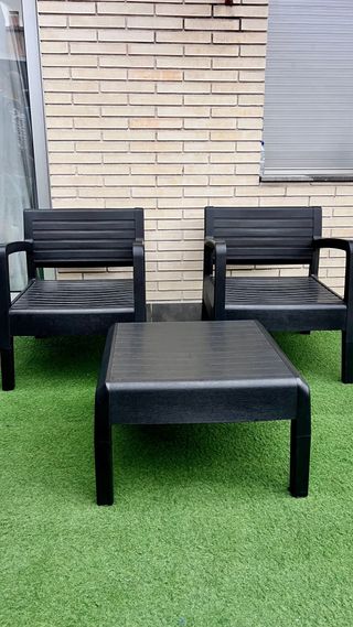 Conjunto jardín 2 sillas + mesa
sombrilla NUEVA 