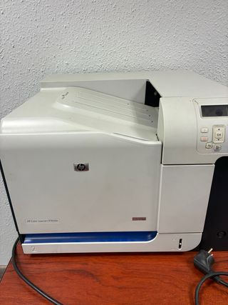 Impresora HP Color LaserJet CP3525dn