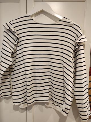 Camiseta rayas blanca y negra