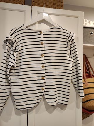 Camiseta rayas blanca y negra