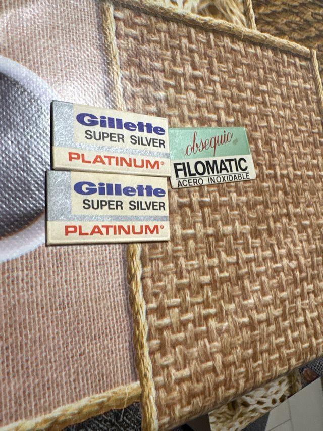 Gillette Super Silver Platinum obsequio afeitar.