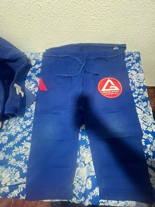 NEGOCIABLE Kimono Jiu Jitsu Gracie Barra Azul