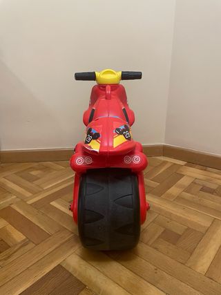Moto correpasillos Mickey Mouse