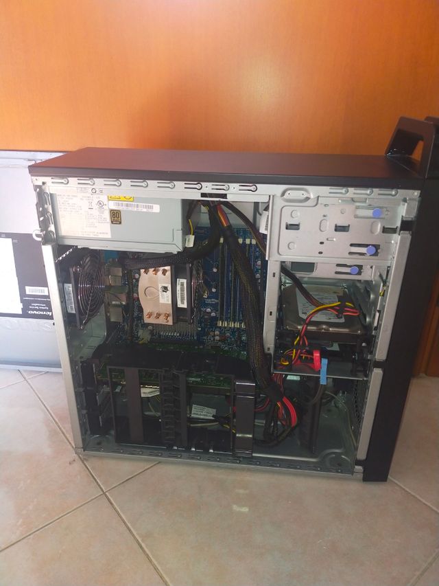 Lenovo ThinkStation S20 - PC fisso
