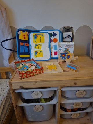 Juegos Montessori: Libro, puzzle, equilibrio