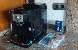 Cafetera Delonghi MagnificaS sin estrenar