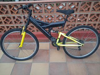 Bicicleta montaña negra-amarilla