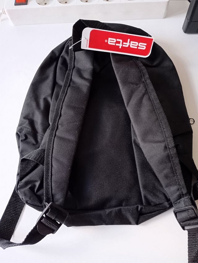 2 mochilas negras: bandolera y espalda. Nuevas.