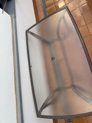 Mesa terraza cristal marrón 