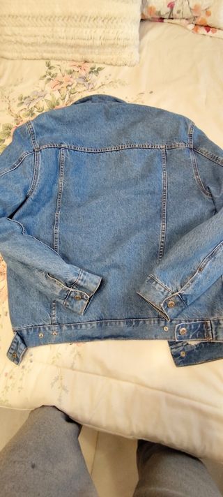 Cazadora vaquera Bershka borreguillo M